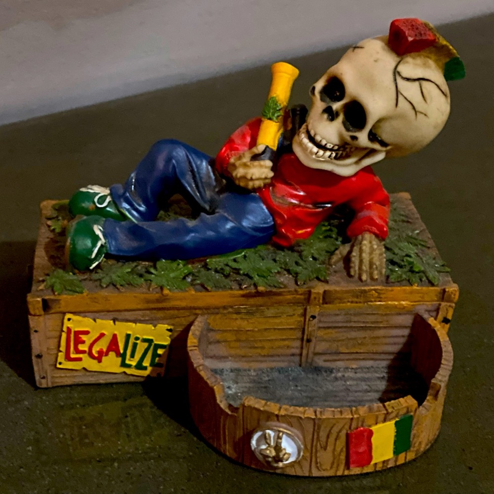 Skeleton storage box / ashtray / decoration